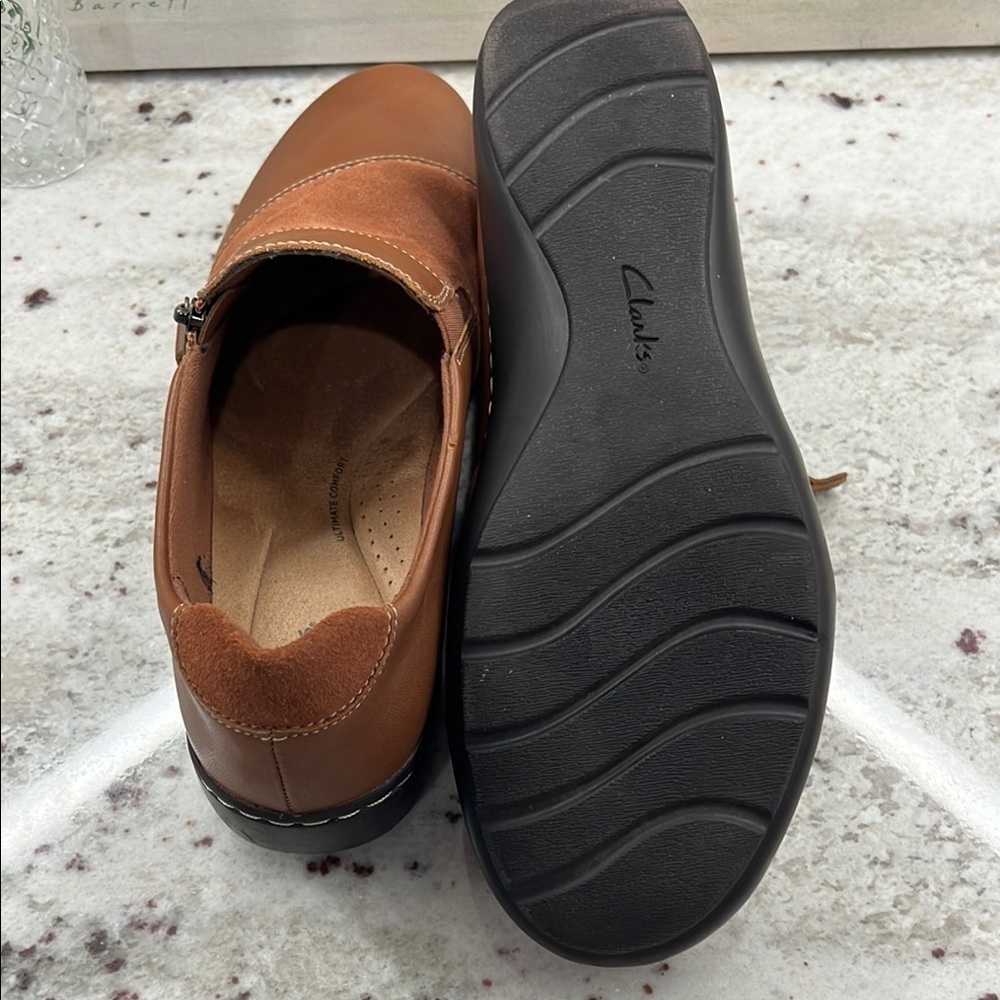 Clarks Cora Harbor Slip-On Shoe - Picture 6 of 8